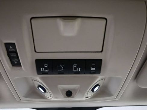 Used 2010 Chrysler Town & Country Limited FWD image 22