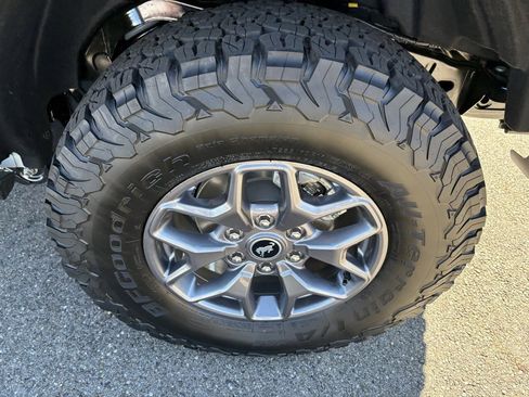 New 2025 Ford Bronco Badlands image 14