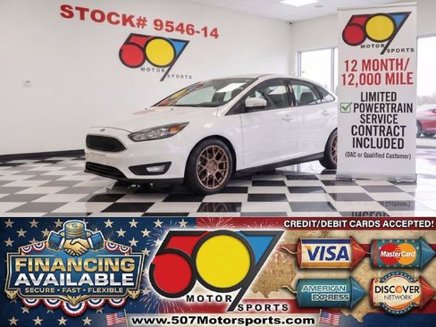 Used 2017 Ford Focus SE FWD image 1