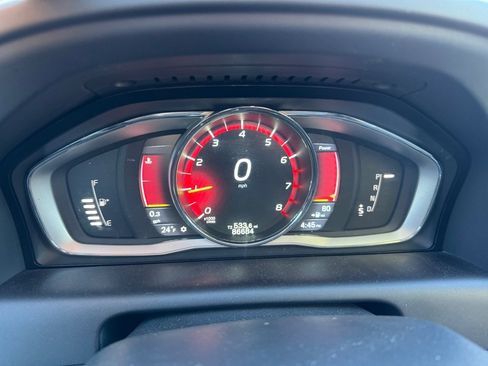 Used 2016 Volvo XC60 T5 Premier image 10