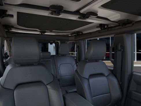 Used 2025 Ford Bronco Badlands image 23