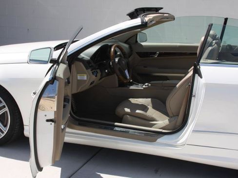 Used 2013 Mercedes-Benz E 550 Cabriolet image 31
