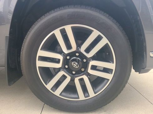 Used 2023 Toyota 4Runner Limited image 9