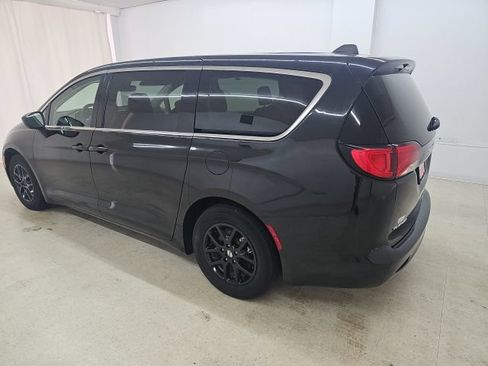 Used 2023 Chrysler Voyager LX FWD image 19
