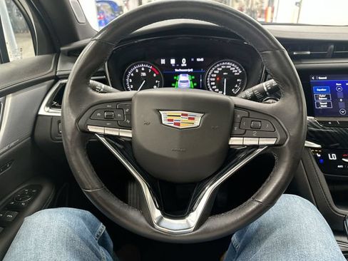 Used 2024 Cadillac XT6 Premium Luxury w/ Technology Package AWD/4WD image 12