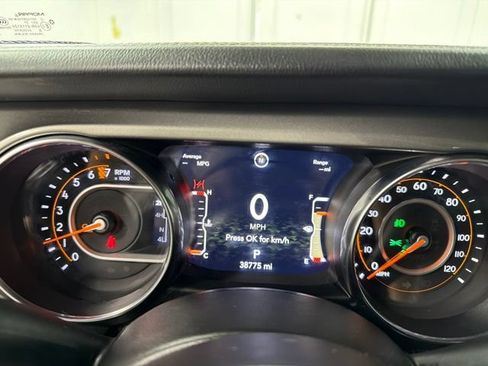 Used 2022 Jeep Gladiator Overland w/ LED Lighting Group AWD/4WD image 25