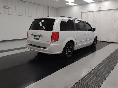Used 2017 Dodge Grand Caravan GT image 9