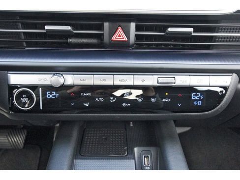 Used 2024 Hyundai Ioniq 6 SEL image 28