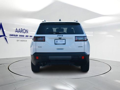 New 2026 Jeep Cherokee Laredo image 3