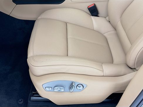 New 2026 Porsche Macan image 14