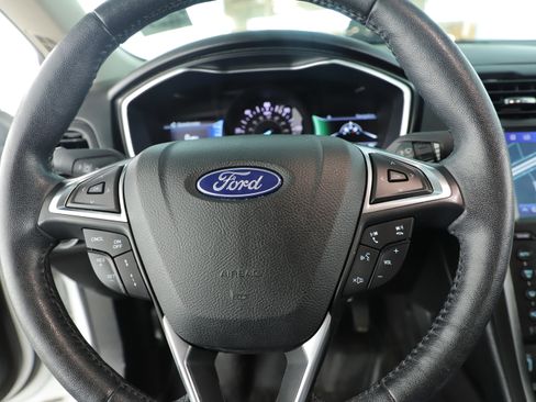 Used 2019 Ford Fusion Titanium image 13