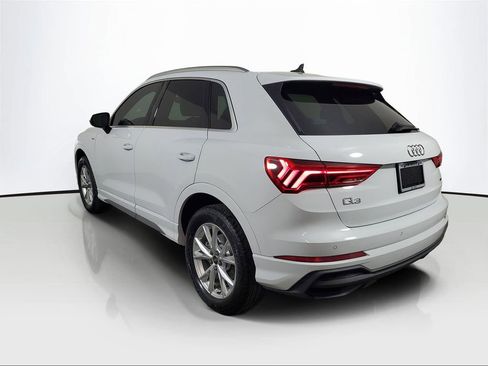 Used 2024 Audi Q3 2.0T Premium w/ Convenience Package image 4