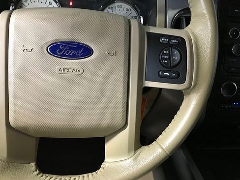 Used 2013 Ford Expedition XLT RWD image 25