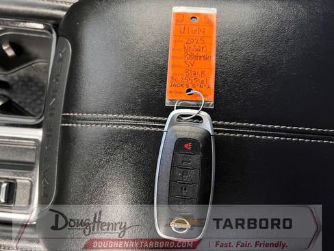 Used 2025 Nissan Pathfinder SV FWD image 53