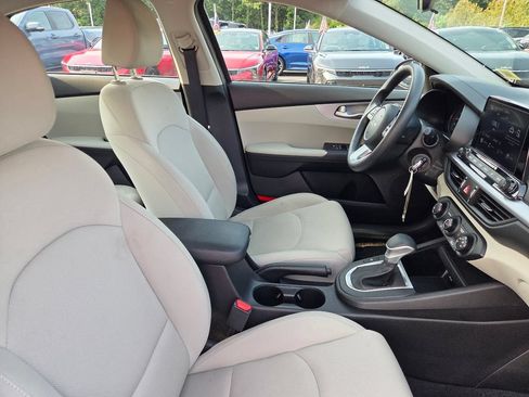 Used 2023 Kia Forte LXS FWD image 27