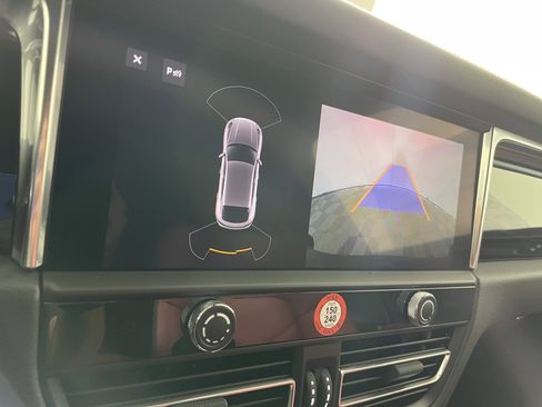 New 2026 Porsche Macan AWD/4WD image 24