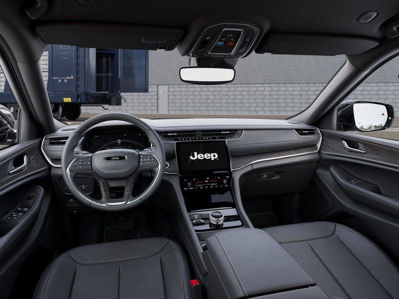 New 2025 Jeep Grand Cherokee Limited AWD/4WD image 14