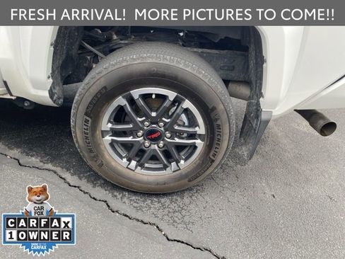 Used 2025 Toyota Tacoma TRD Sport image 8