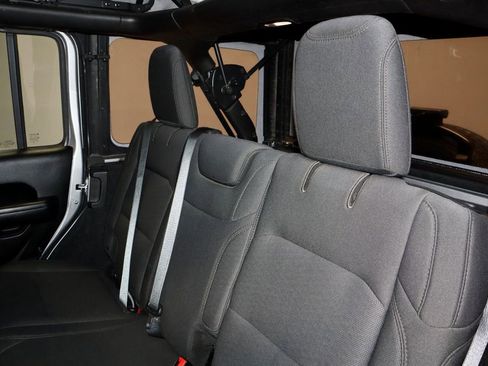 Used 2018 Jeep Wrangler Unlimited Sport S image 20