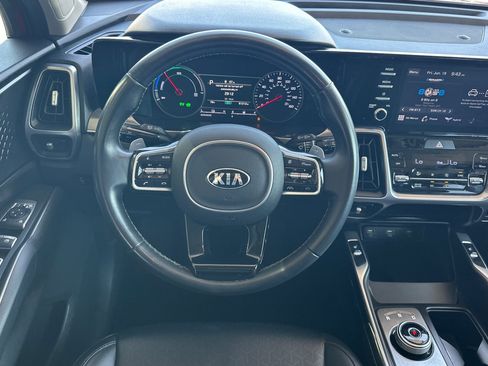 Used 2021 Kia Sorento S FWD image 14