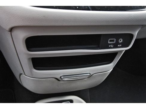 Used 2020 Chrysler Pacifica Touring-L FWD image 30