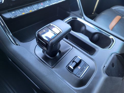 Used 2023 GMC Sierra 1500 AT4 w/ AT4 Premium Package AWD/4WD image 18