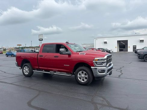 Used 2026 RAM 2500 Big Horn AWD/4WD image 9