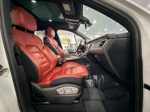 Used 2018 Porsche Macan GTS AWD/4WD image 17