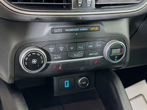 Certified 2020 Ford Escape SE image 22