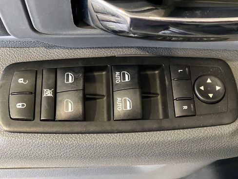 Used 2017 RAM 1500 Classic SLT image 16