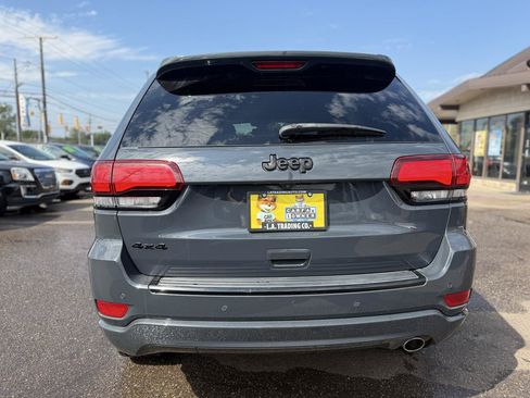 Used 2018 Jeep Grand Cherokee Altitude AWD/4WD image 6