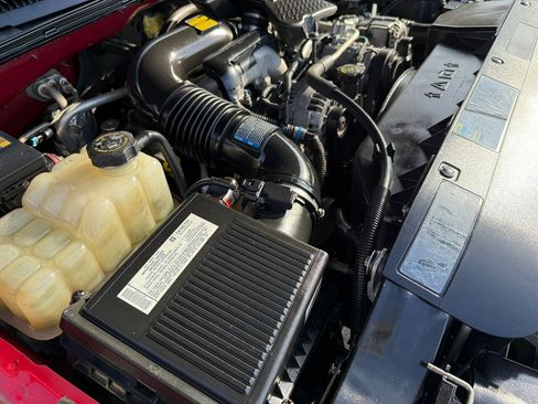 Used 2005 Chevrolet Silverado 2500 LT w/ Heavy-Duty Power Package image 35