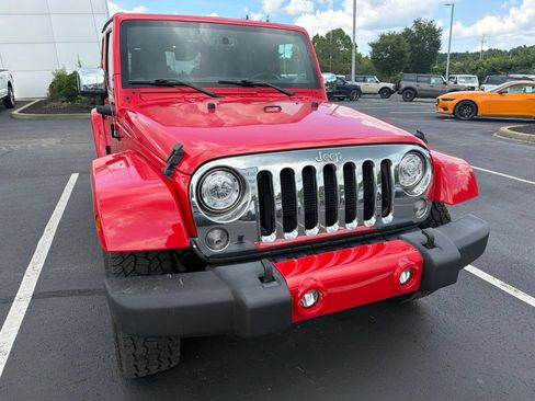 Used 2017 Jeep Wrangler Unlimited Sahara w/ Mopar Chrome Edition Group AWD/4WD image 4