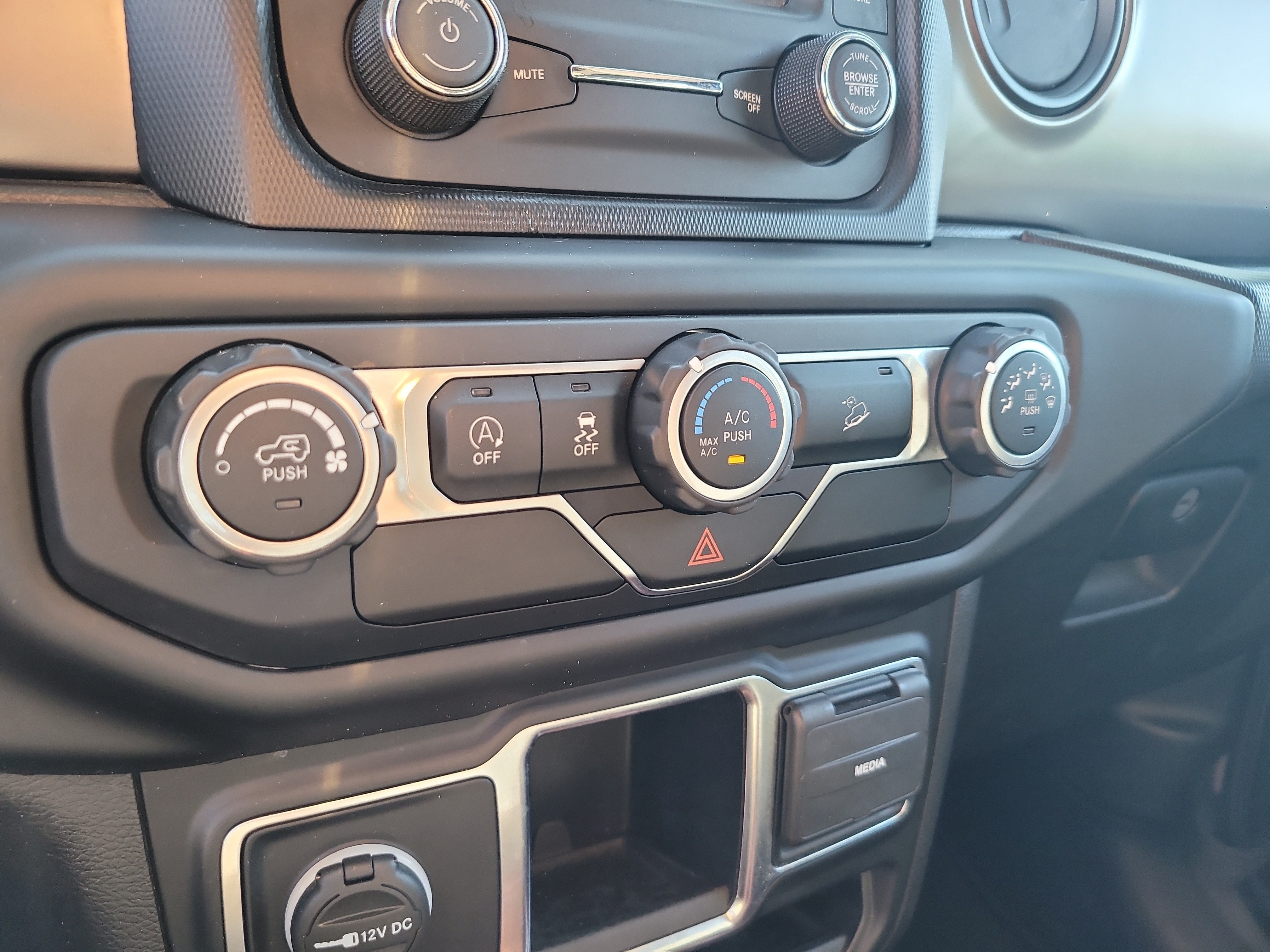 Used 2020 Jeep Wrangler Unlimited Sport AWD/4WD image 22