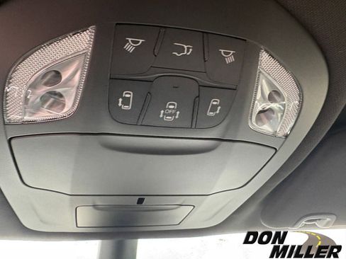 New 2026 Chrysler Pacifica Select image 23