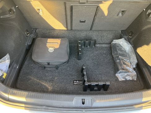 Used 2017 Volkswagen Golf S image 29