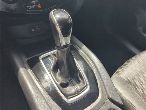 Used 2018 Nissan Rogue SV FWD image 12