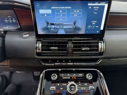 Certified 2022 Lincoln Navigator Reserve AWD/4WD image 17