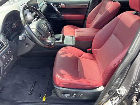 Used 2023 Lexus GX 460 Premium w/ Accessory Package image 9