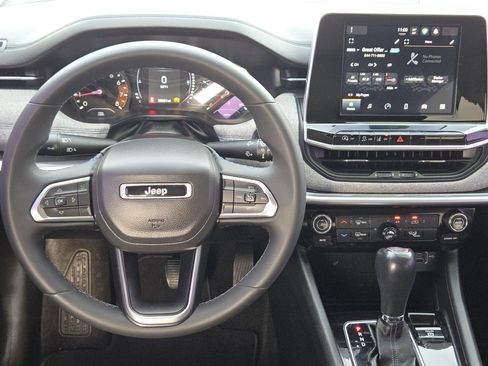 Used 2022 Jeep Compass Latitude image 25