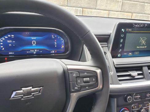 Used 2023 Chevrolet Tahoe Z71 w/ Luxury Package image 23