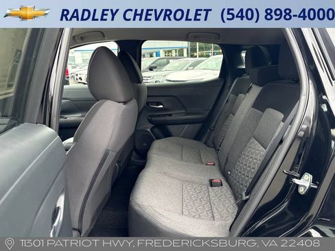Used 2025 Nissan Kicks SV AWD/4WD image 12