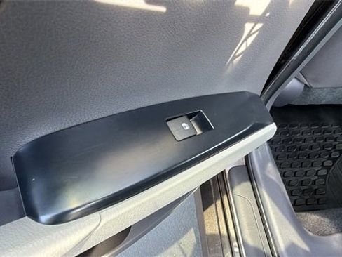 Used 2018 Toyota Camry LE image 15