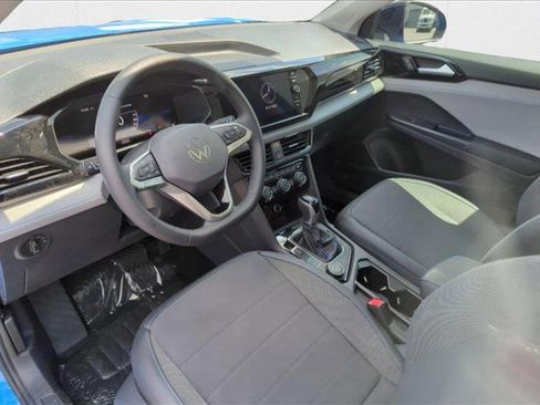 New 2025 Volkswagen Taos SE image 4