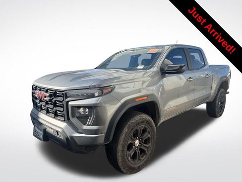 Used 2023 GMC Canyon Elevation w/ Elevation Premium Package image 3