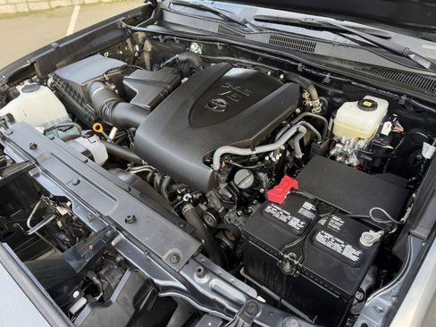 Certified 2023 Toyota Tacoma TRD Off-Road image 37