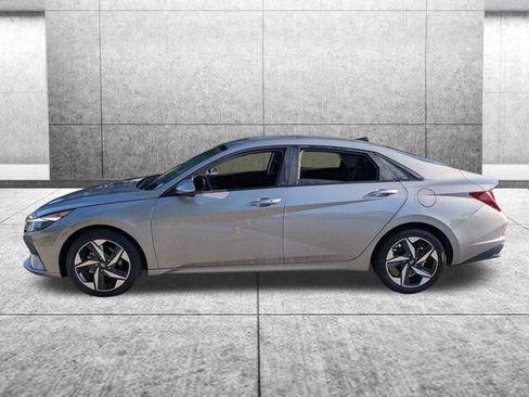 Used 2023 Hyundai Elantra SEL w/ Convenience Package FWD image 8