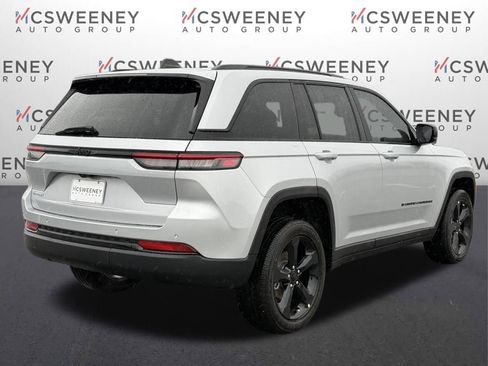 New 2025 Jeep Grand Cherokee Altitude image 5