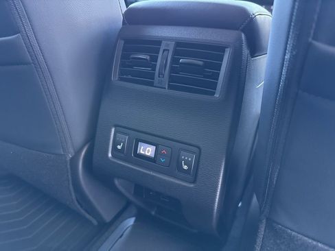 New 2025 Mitsubishi Outlander SEL image 32