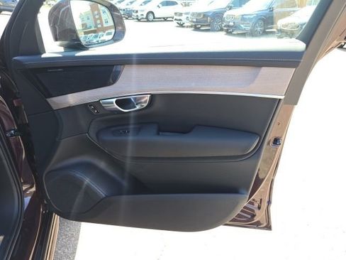 New 2026 Volvo XC90 B5 Plus w/ Protection Package Premier AWD/4WD image 13